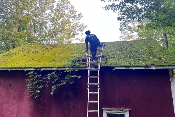 Roof Cleaning near me Newburgh NY 20
